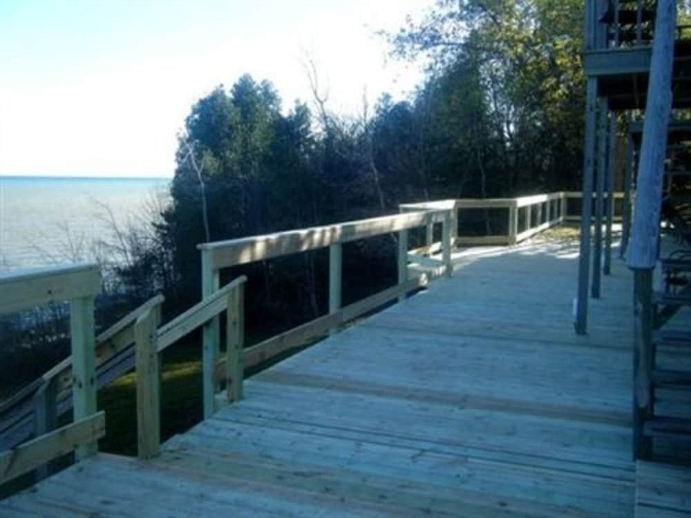 at the Waters Edge Bed &amp; Breakfast 57/61