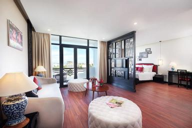 Suite, Pool View, Balcony