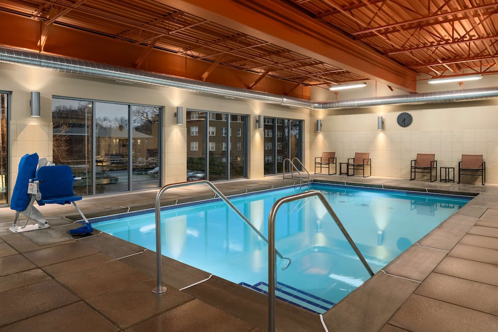 Hampton Inn & Suites Clayton/St Louis-Galleria Area in CLAYTON - MO