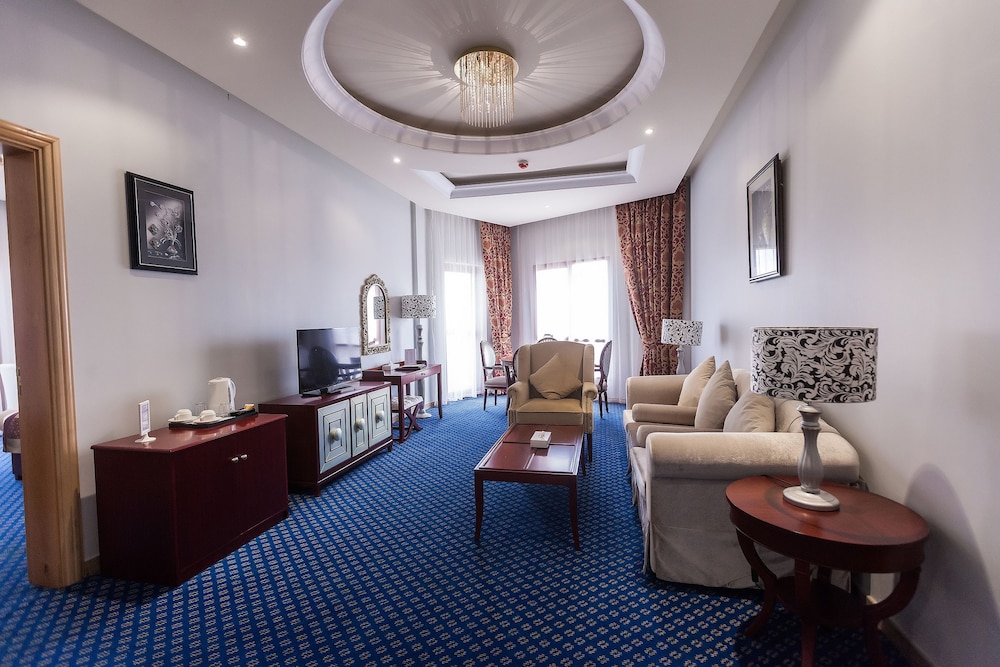 Red Castle Hotel 34/50