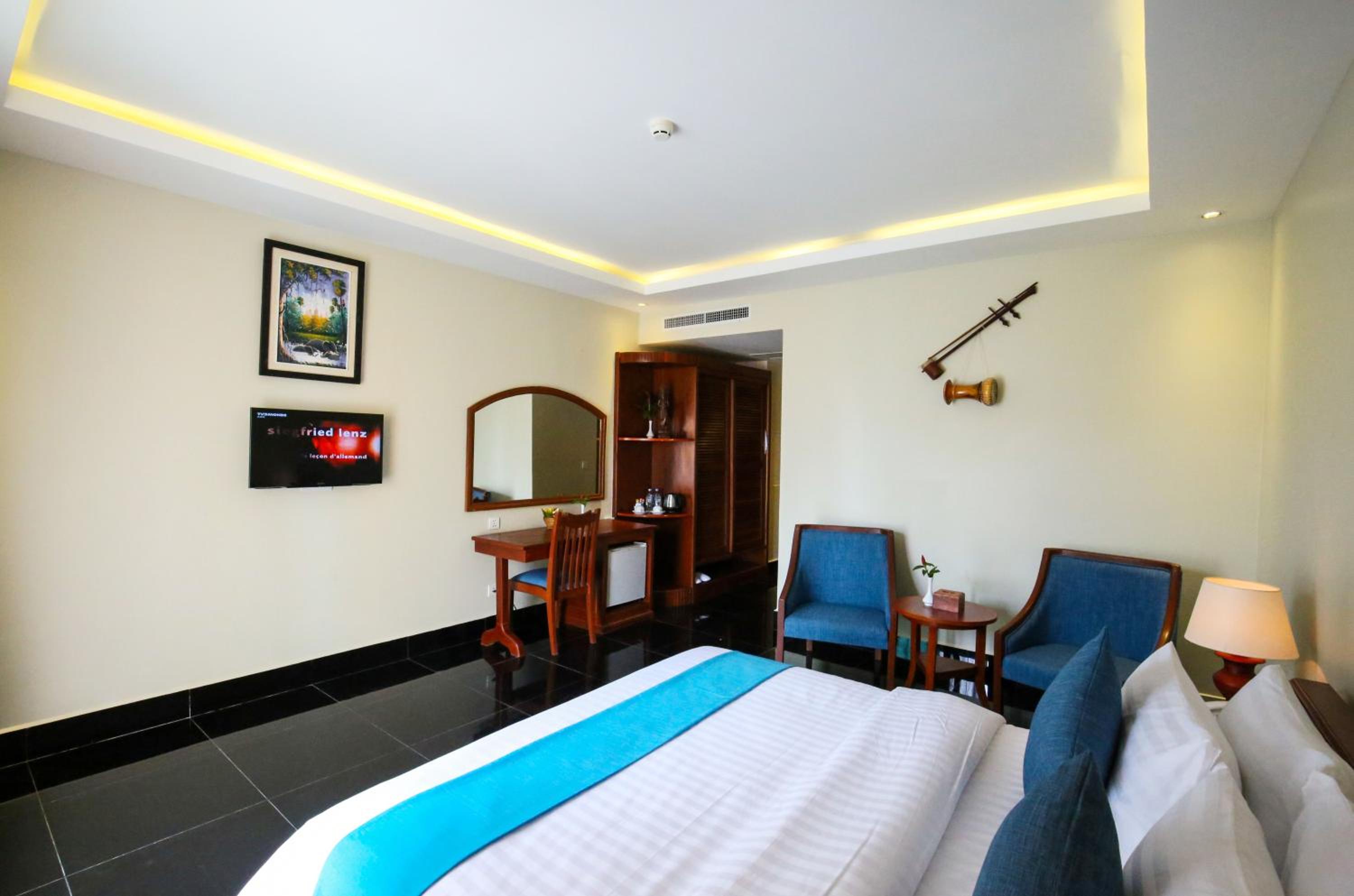 غرفة ديلوكس بسرير مزدوج بإطلالة على المسبح بشرفة، Chheng Residence 7/10