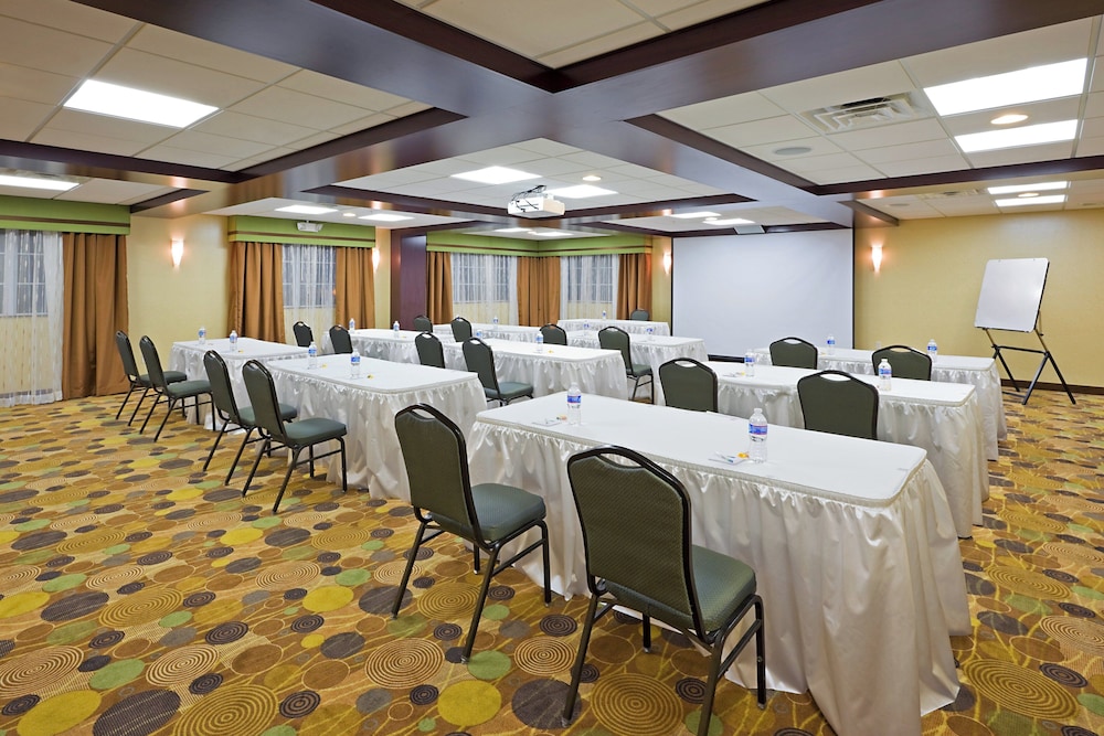 Holiday Inn Express Hotel And Suites Absecon Atlantic City Area 35/48