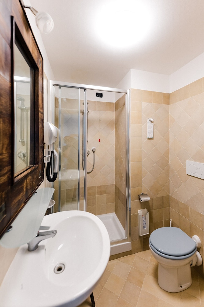 Hotel Berna 43/50