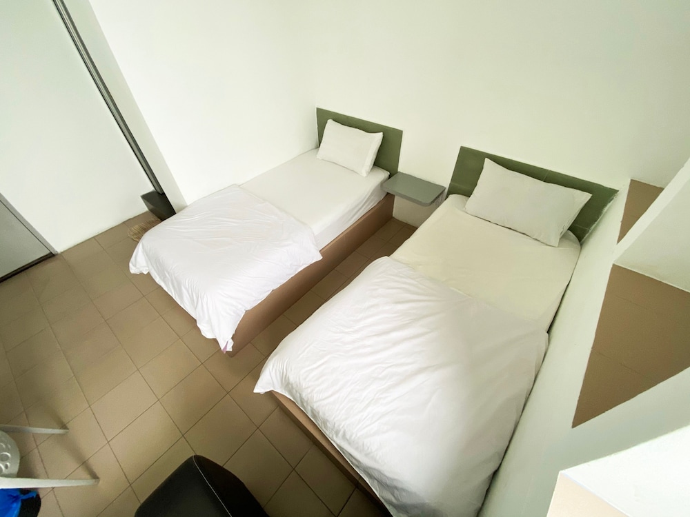 Lucky Hotel 16/22