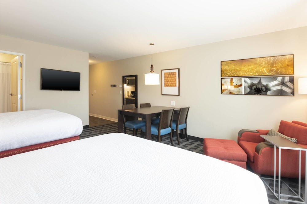 TownePlace Suites by Marriott Louisville North 14/40