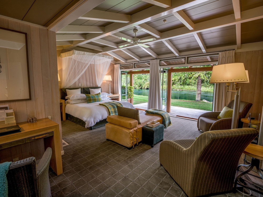 HUKA LODGE 33/66