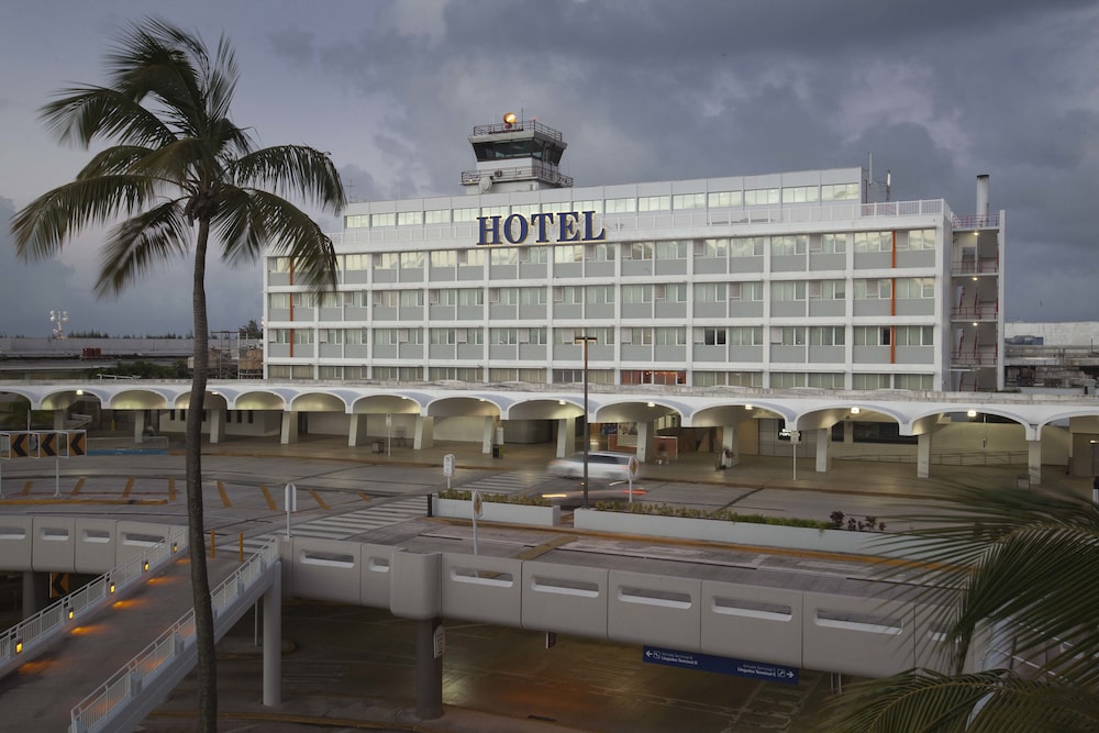 San Juan Airport Hotel 2/47