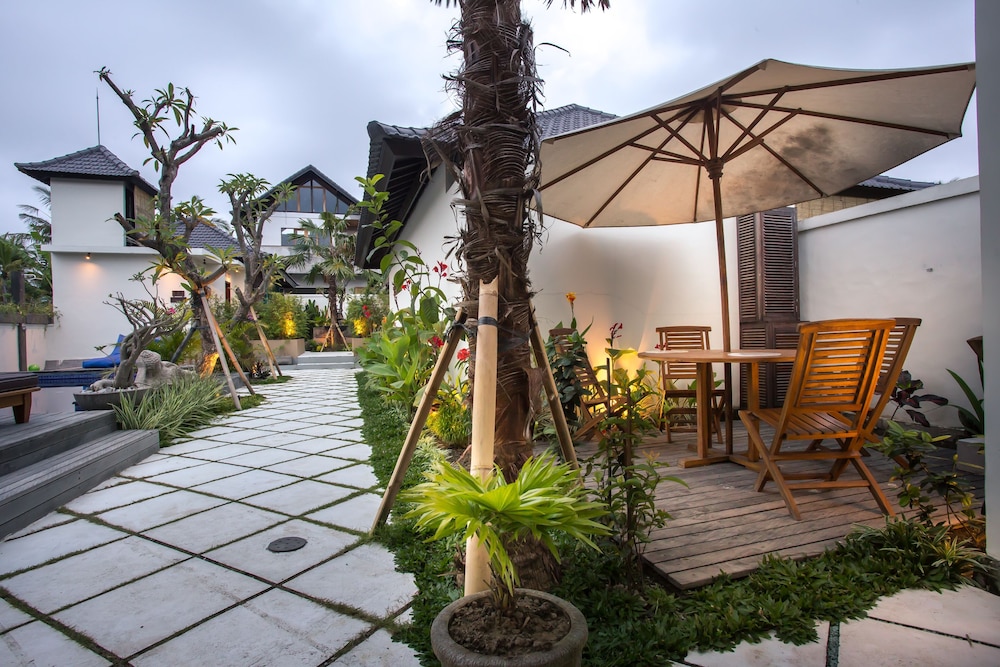 Solo Villas And Retreat 8/74