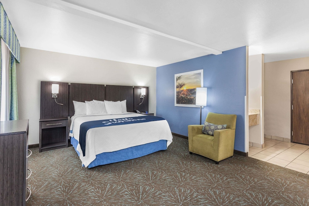Days Inn & Suites by Wyndham East Flagstaff 4/36