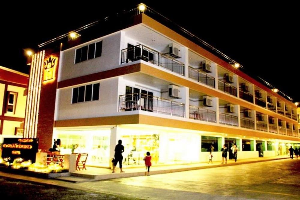 That Phanom River View Hotel 8/48