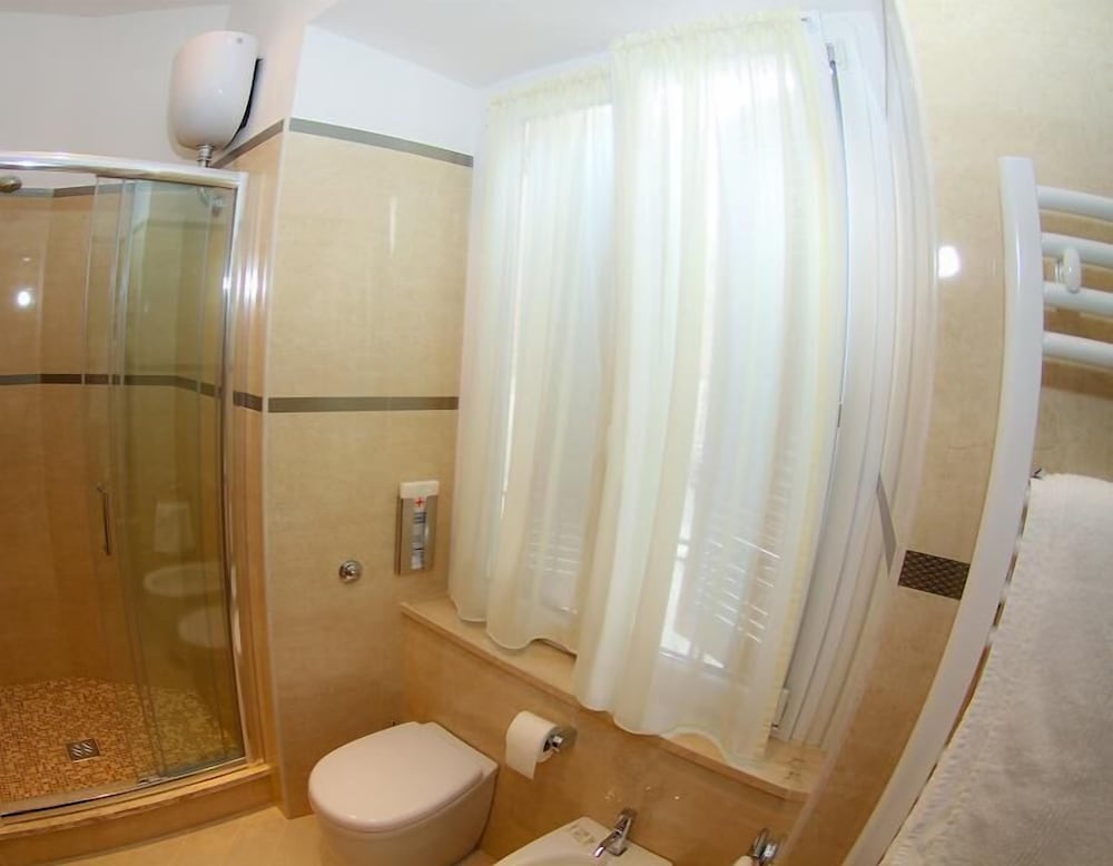 Candia Inn Vatican 18/19