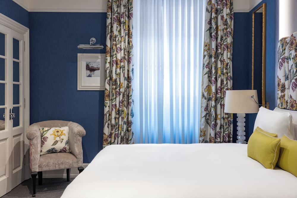 1 BEDROOM, SUITE