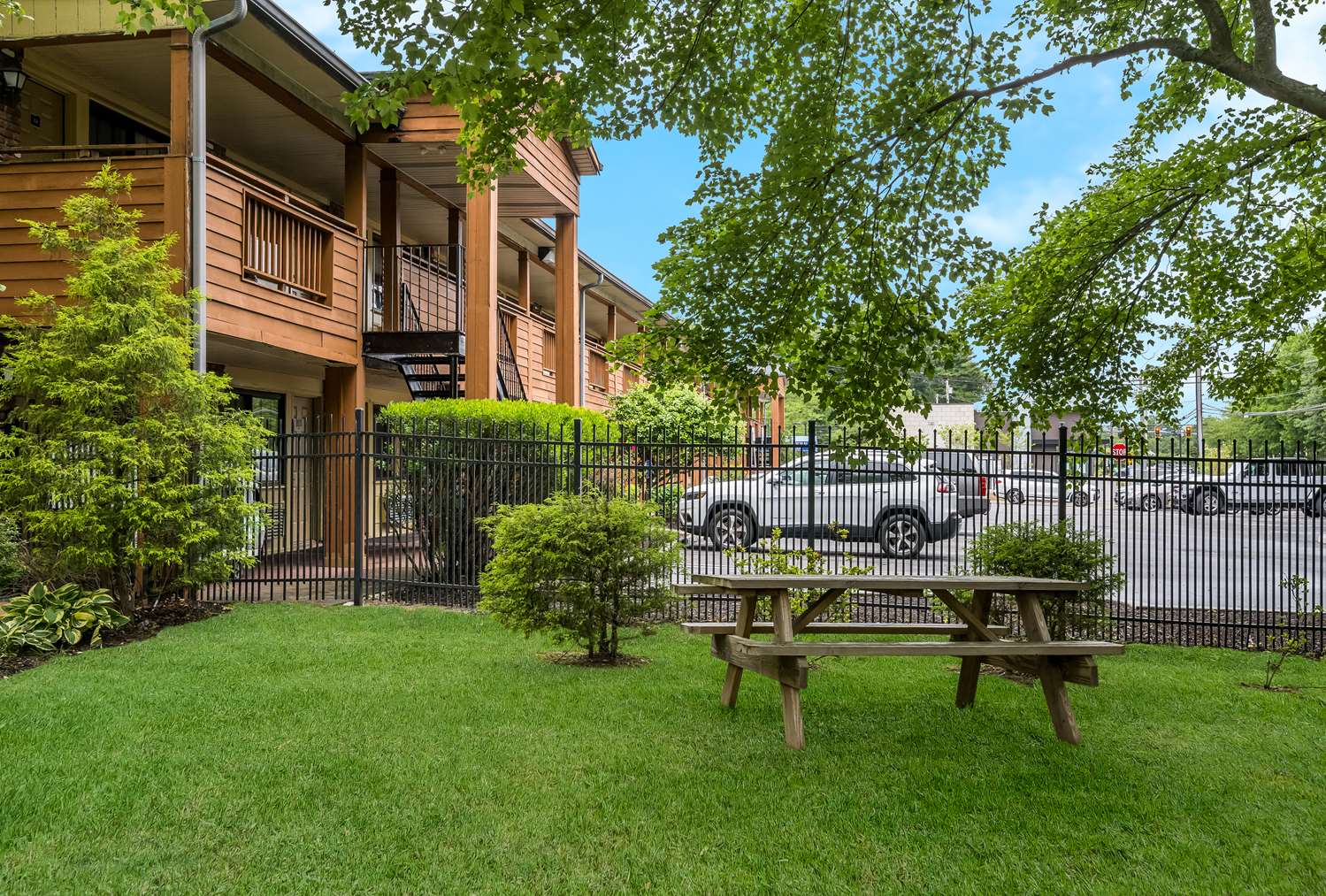 SureStay Plus by Best Western Woodbury Inn 35/35
