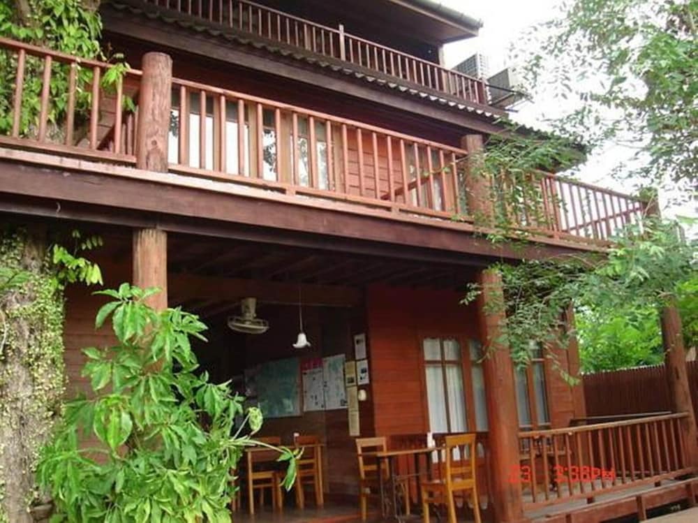 RIVERHOUSE HOTEL 3/71