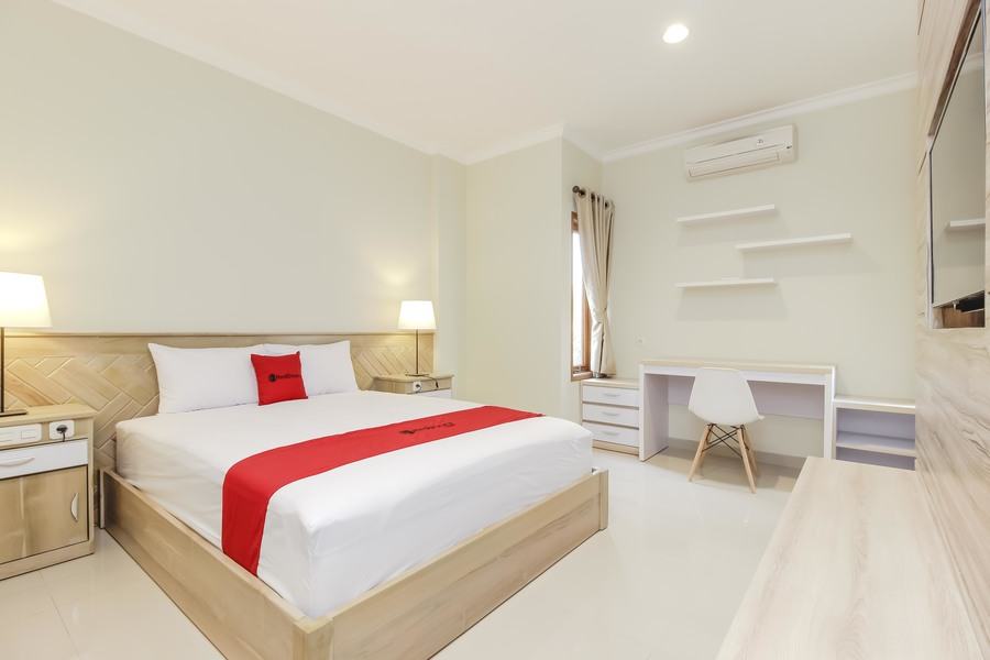 Reddoorz Premium Near Ragunan Zoo 2 14/27