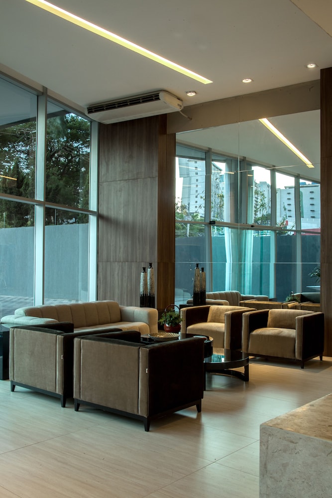 Bh Raja Hotel 23/46