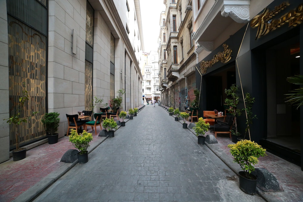 Taksim Diamond Hotel 38/46