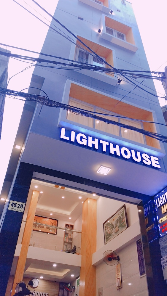 Lighthouse Hotel 1/76
