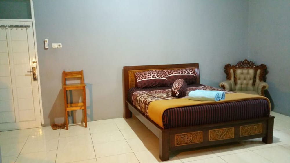 The Carstensz Homestay 12/20