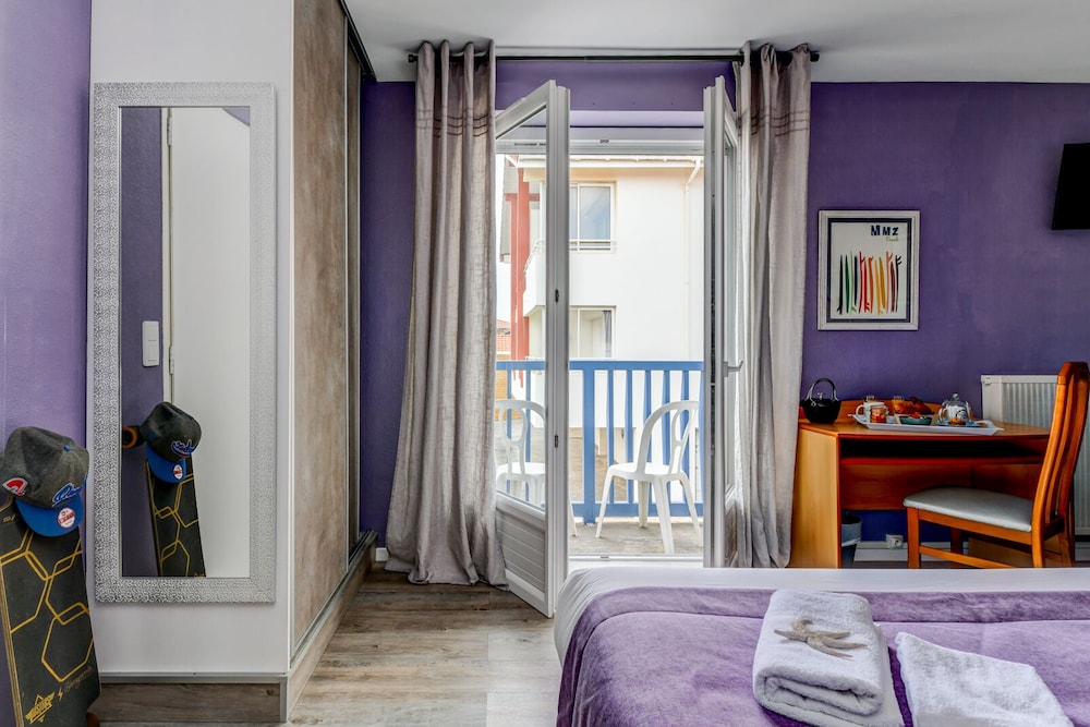 HOTEL DE FRANCE 10/52