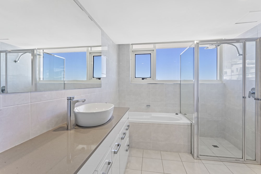 Southern Cross Apartments 25/70