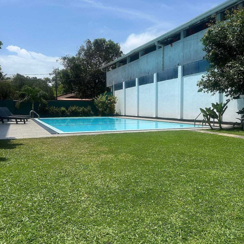 Blue Spring Hotel 33/38