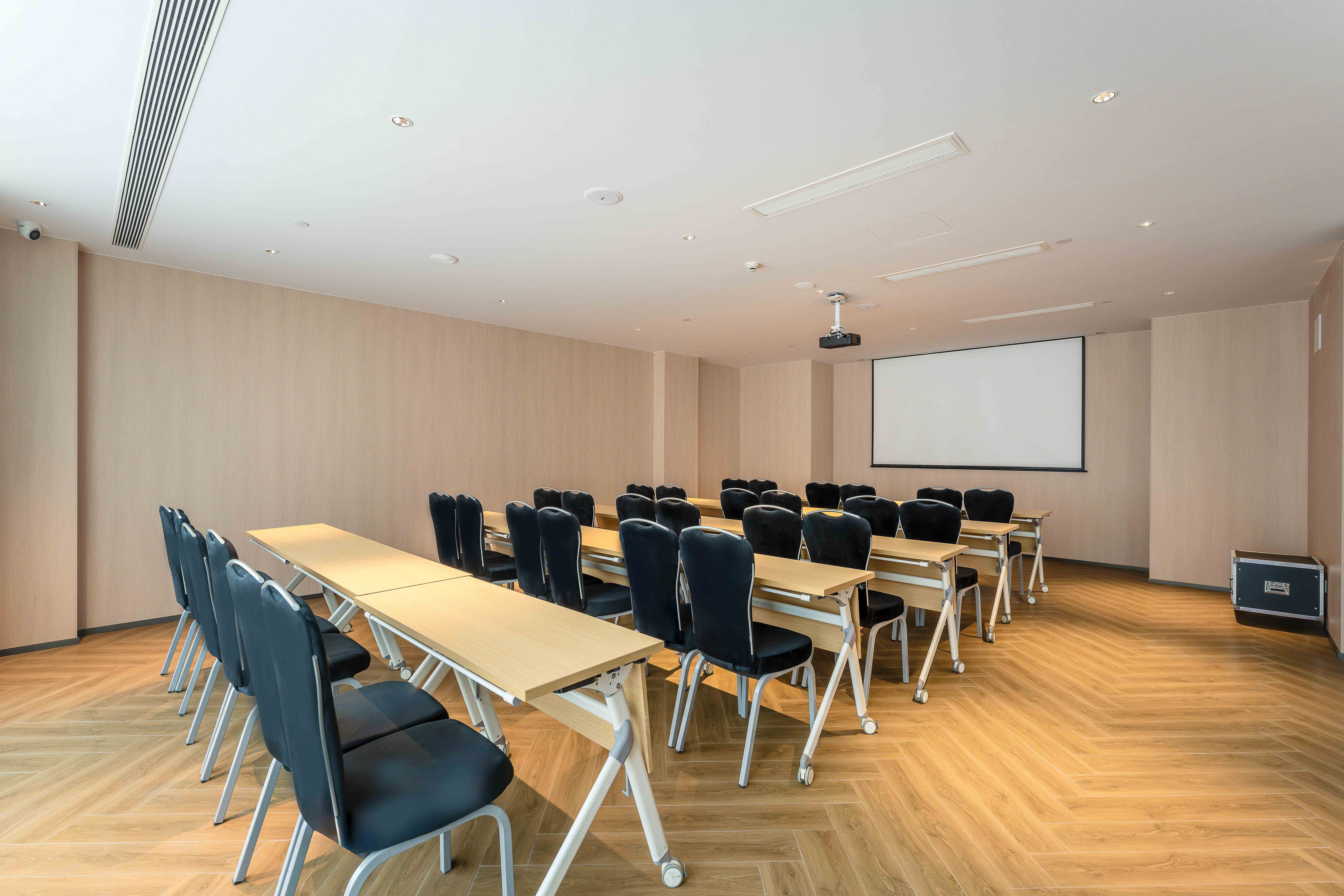 Holiday Inn Express Hangzhou Airport 24/26