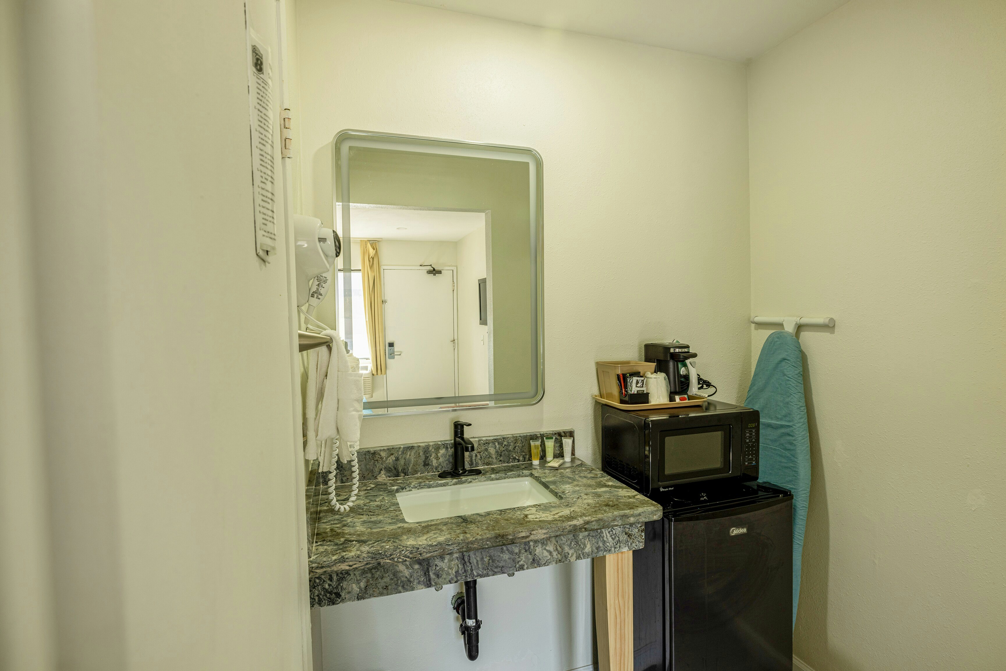 Townhouse Barstow On Historic Route 66 CA I 15 44/46