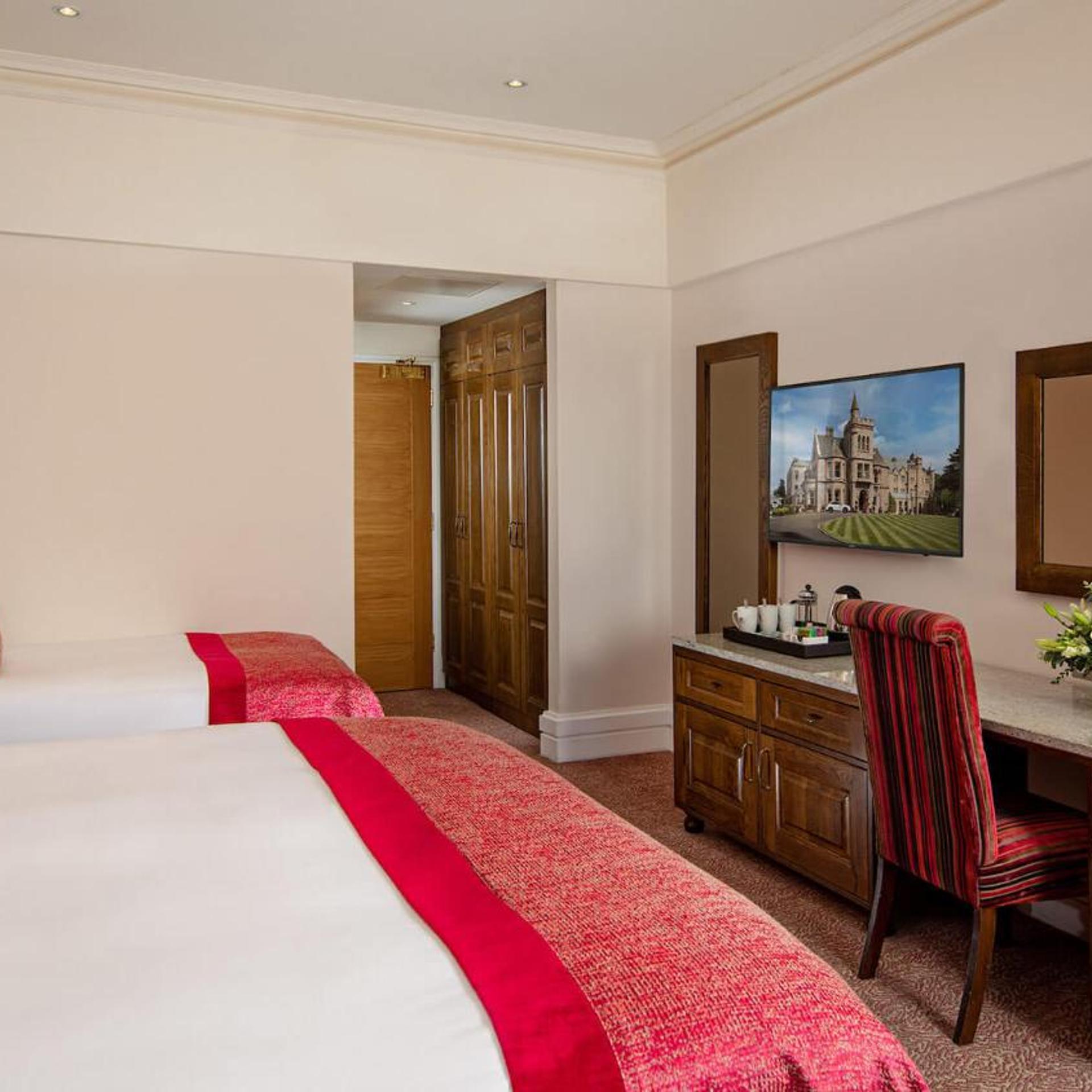 Garden, King Bed، Culloden Estate and Spa 2/10