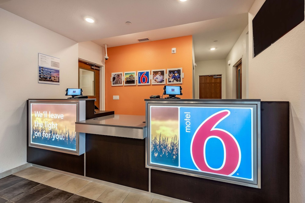 Motel6 Mankato, MN 10/60