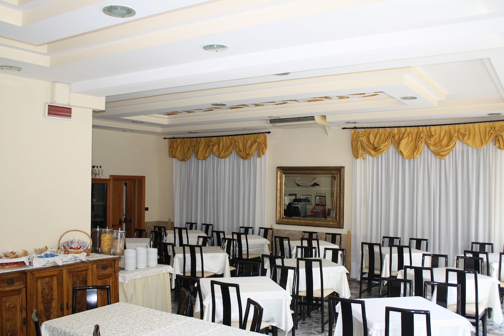 Ristorante Commercio Hotel 41/55