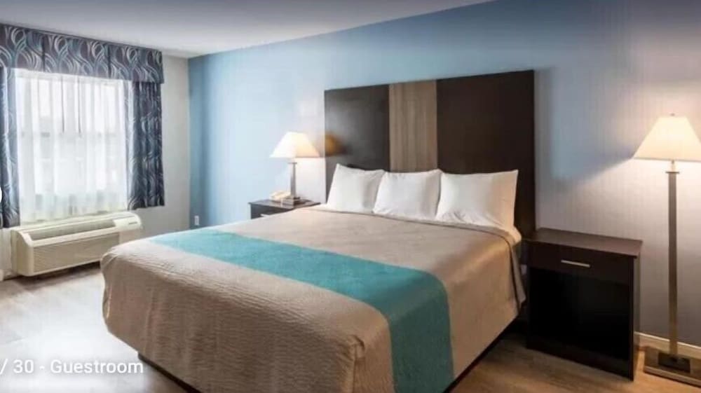 Econo Lodge Mineral Wells, TX 14/23