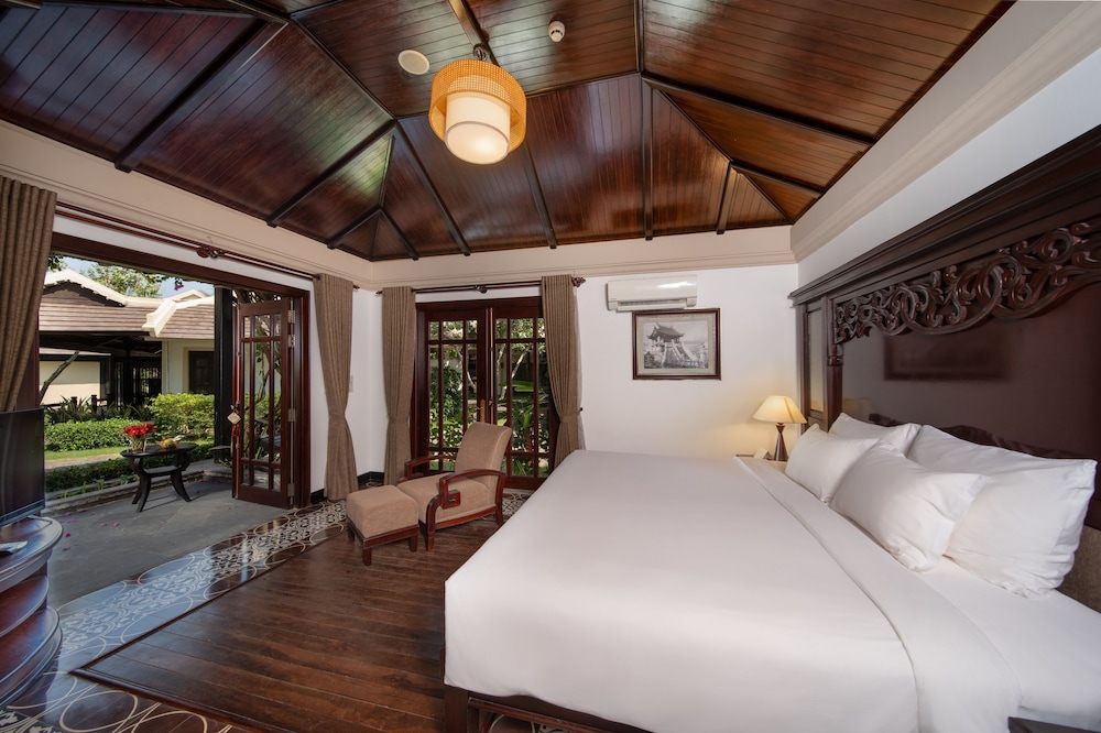 Executive, Bungalow, King Bed