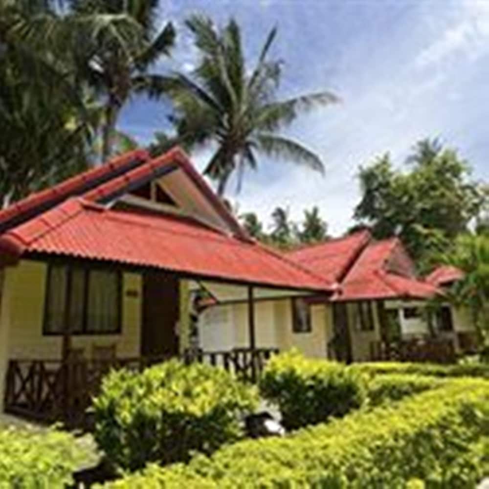 LONG BAY RESORT 38/50