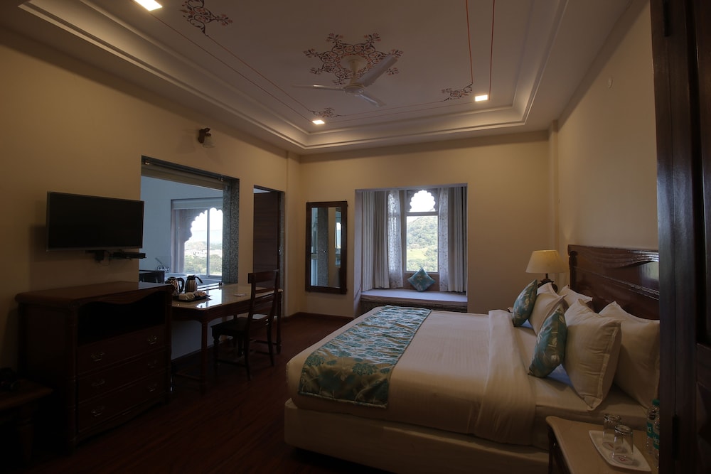 Times Kumbhalgarh Fort Resort-Pure Veg 22/45