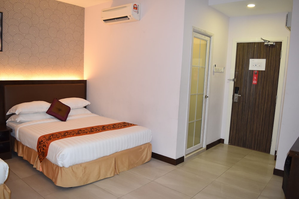 Sunrise Hotel 13/46