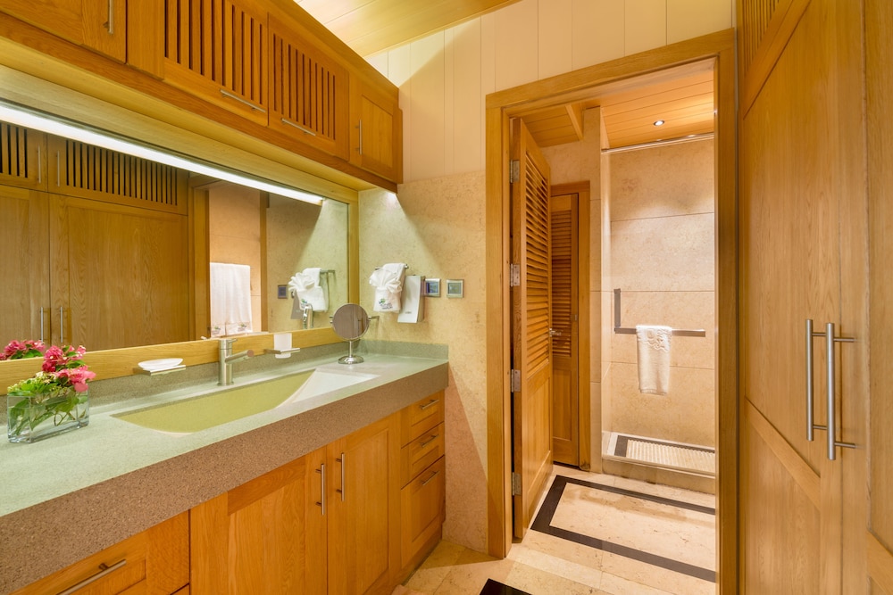 ONE ON MARLIN SPA RESORT 11/65
