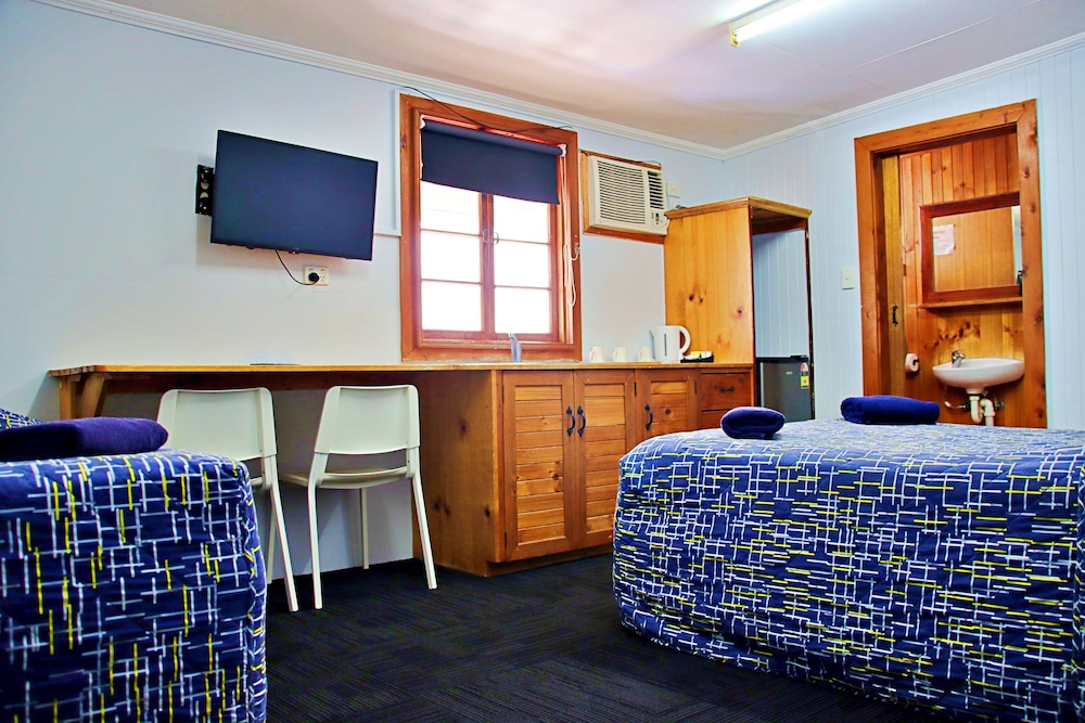 ROOM, TRIPLE