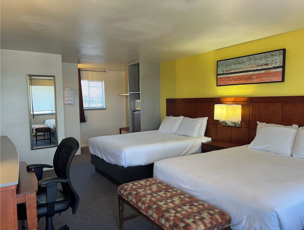 Lakeshore Inn 5/53