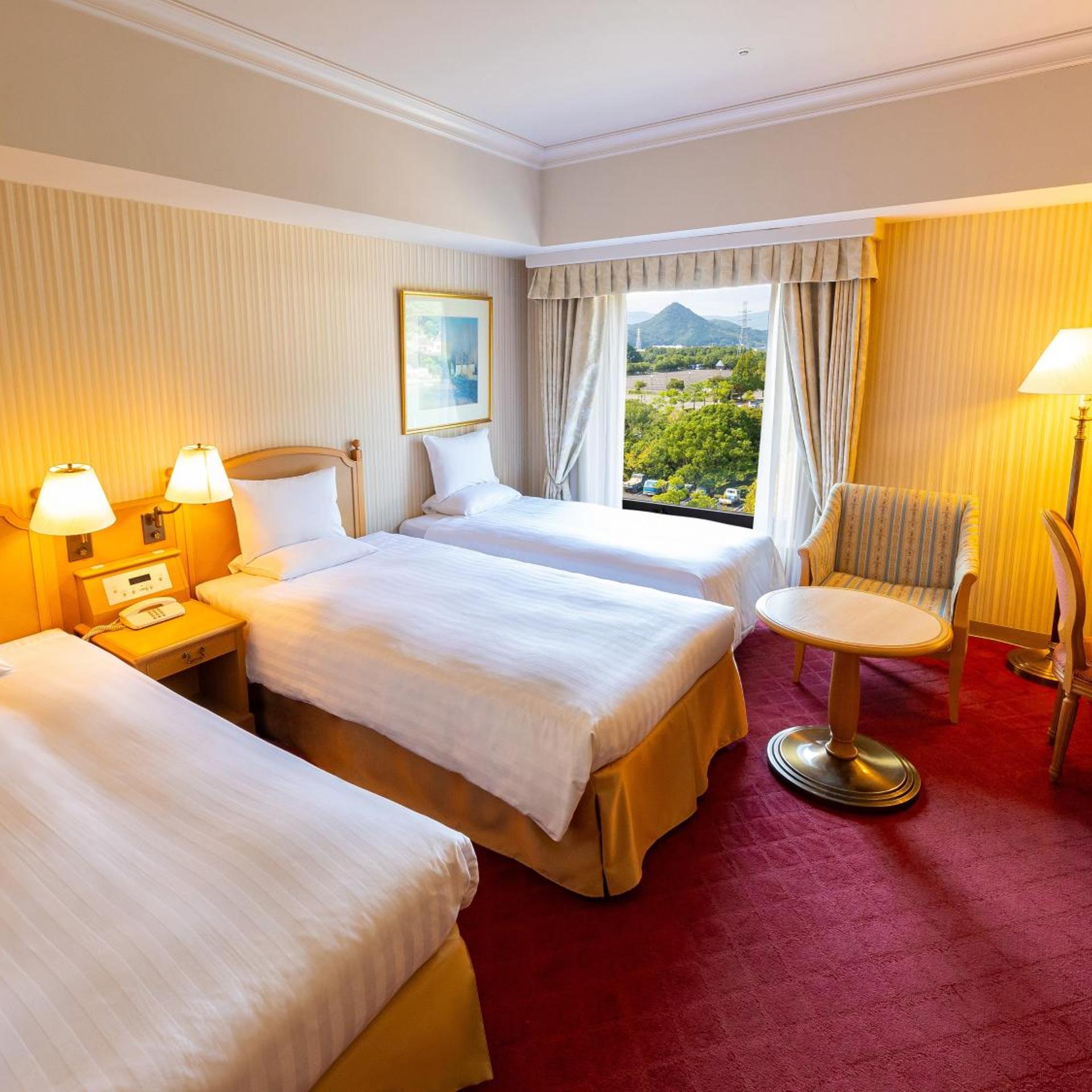Room, Triple, Station View