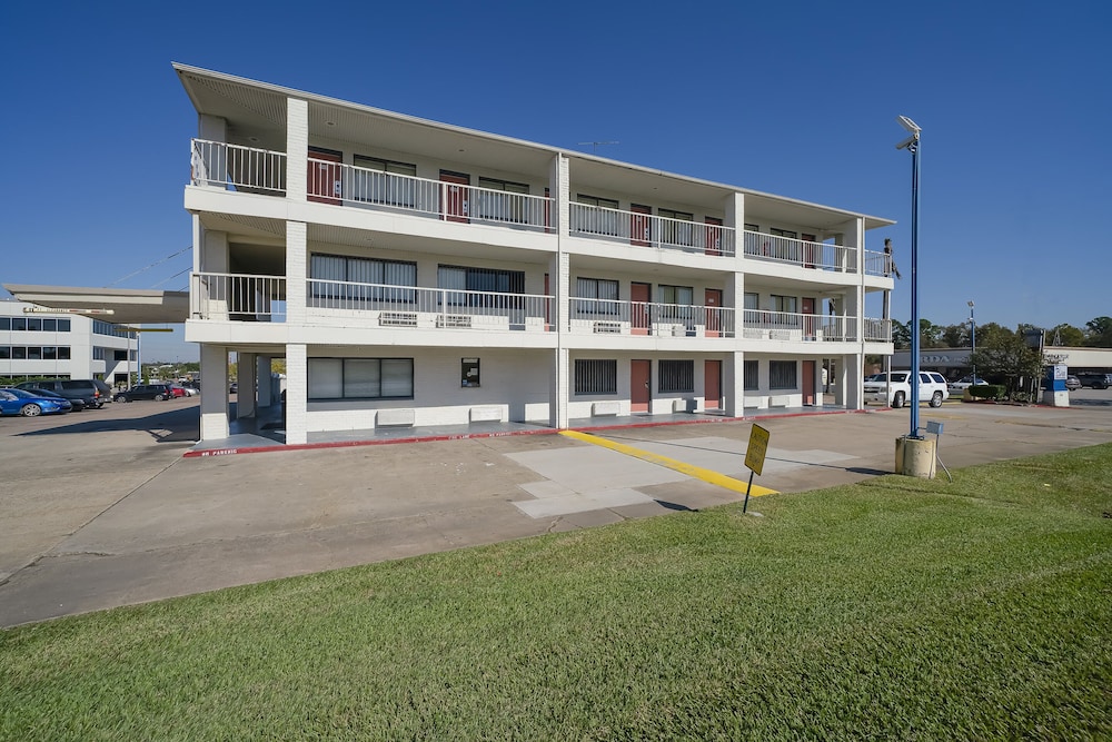 Americas Best Value Inn & Suites Humble 1/40