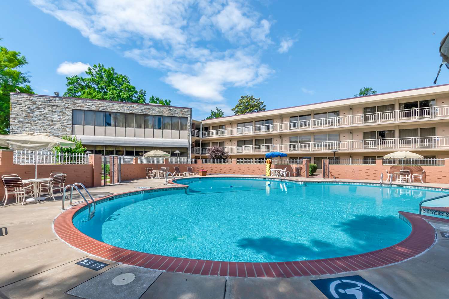 Best Western Fairfax 27/27