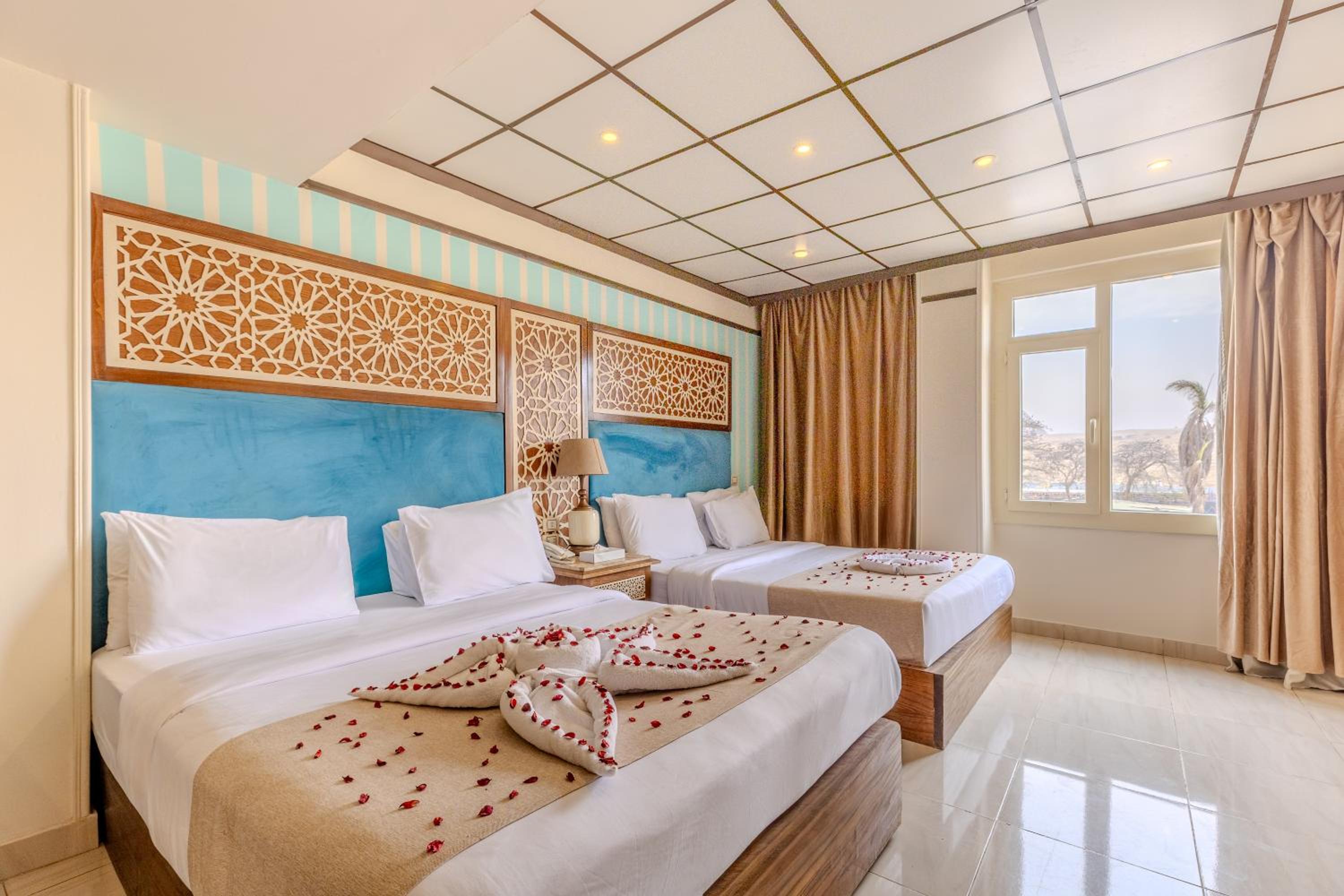 غرفة قياسية رباعية بسريرين كوين، Great Pyramid Inn 2/2