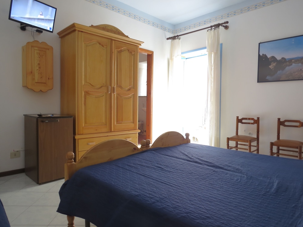 1 BEDROOM, COMFORT, TWIN BEDS, BALCONY