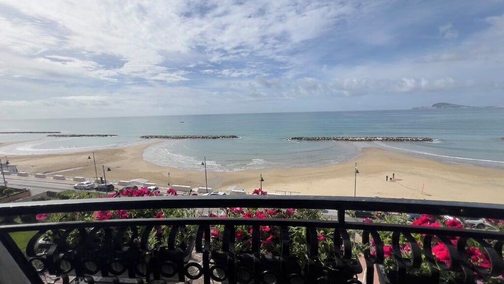 Bajamar Beach Hotel 39/49
