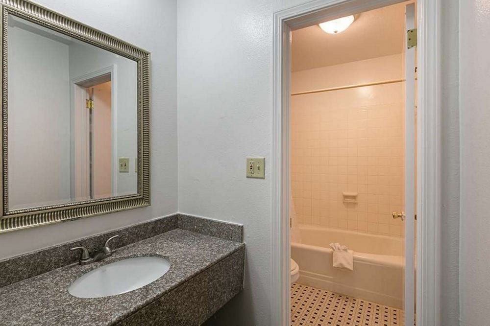 Rodeway Inn & Suites Enterprise 4/9
