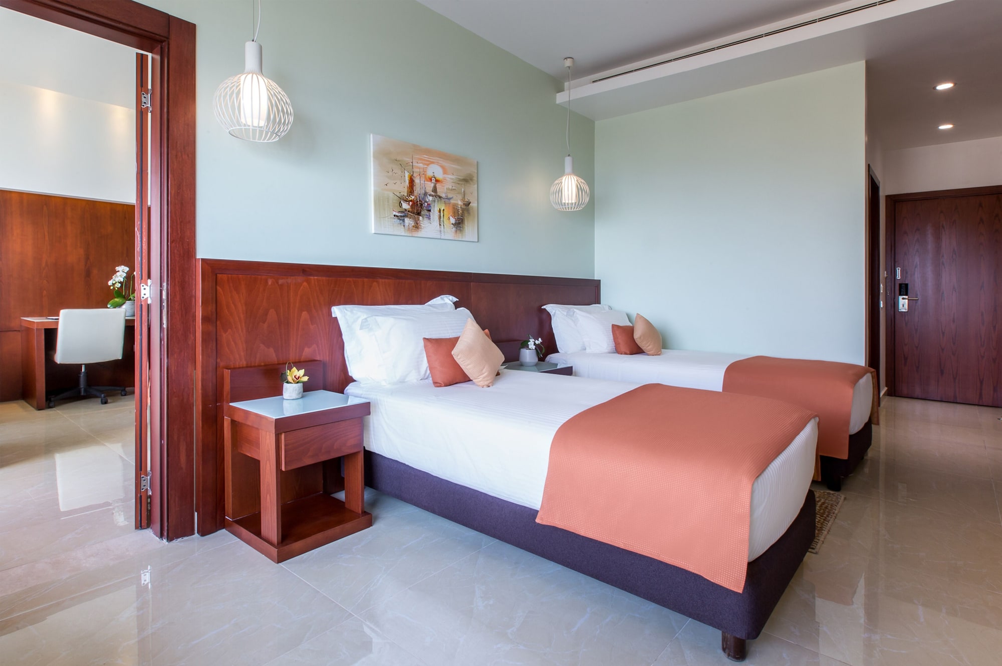 Deluxe, Twin Beds, Pool Access