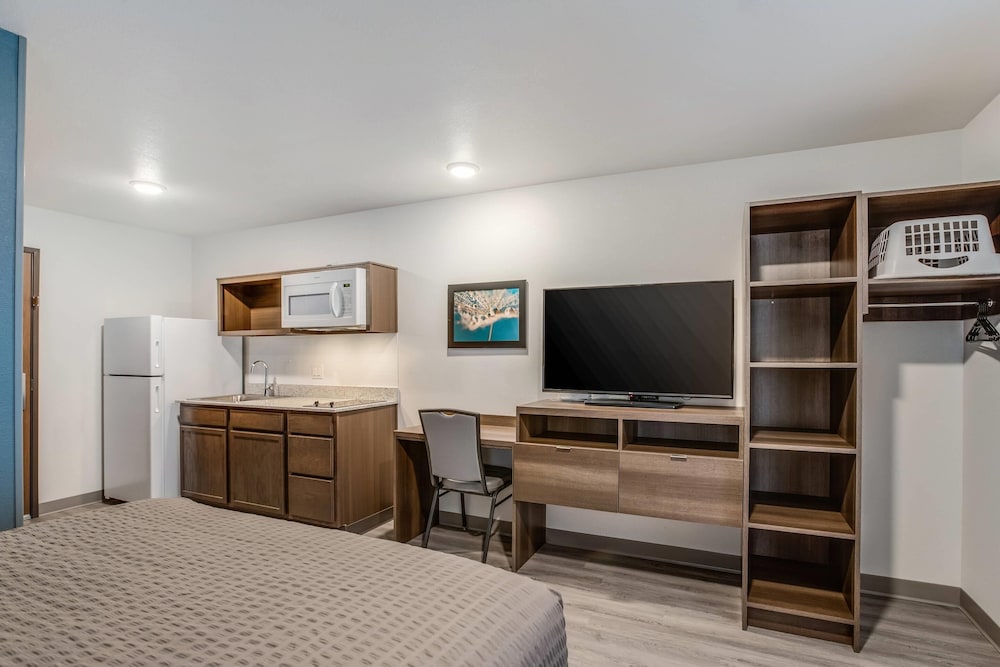 WoodSpring Suites Novi Farmington 19/47