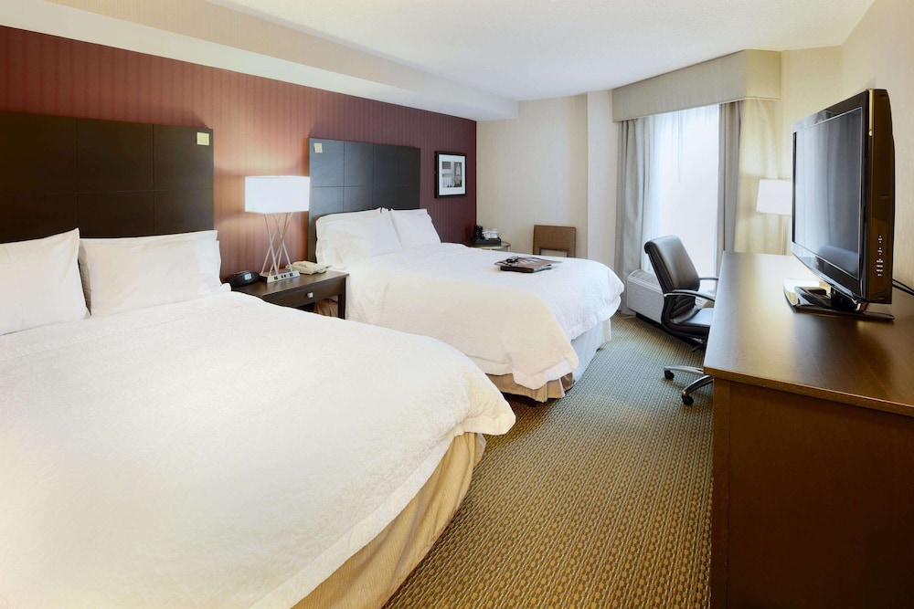 Hampton Inn & Suites Arlington Crystal City DCA 14/64