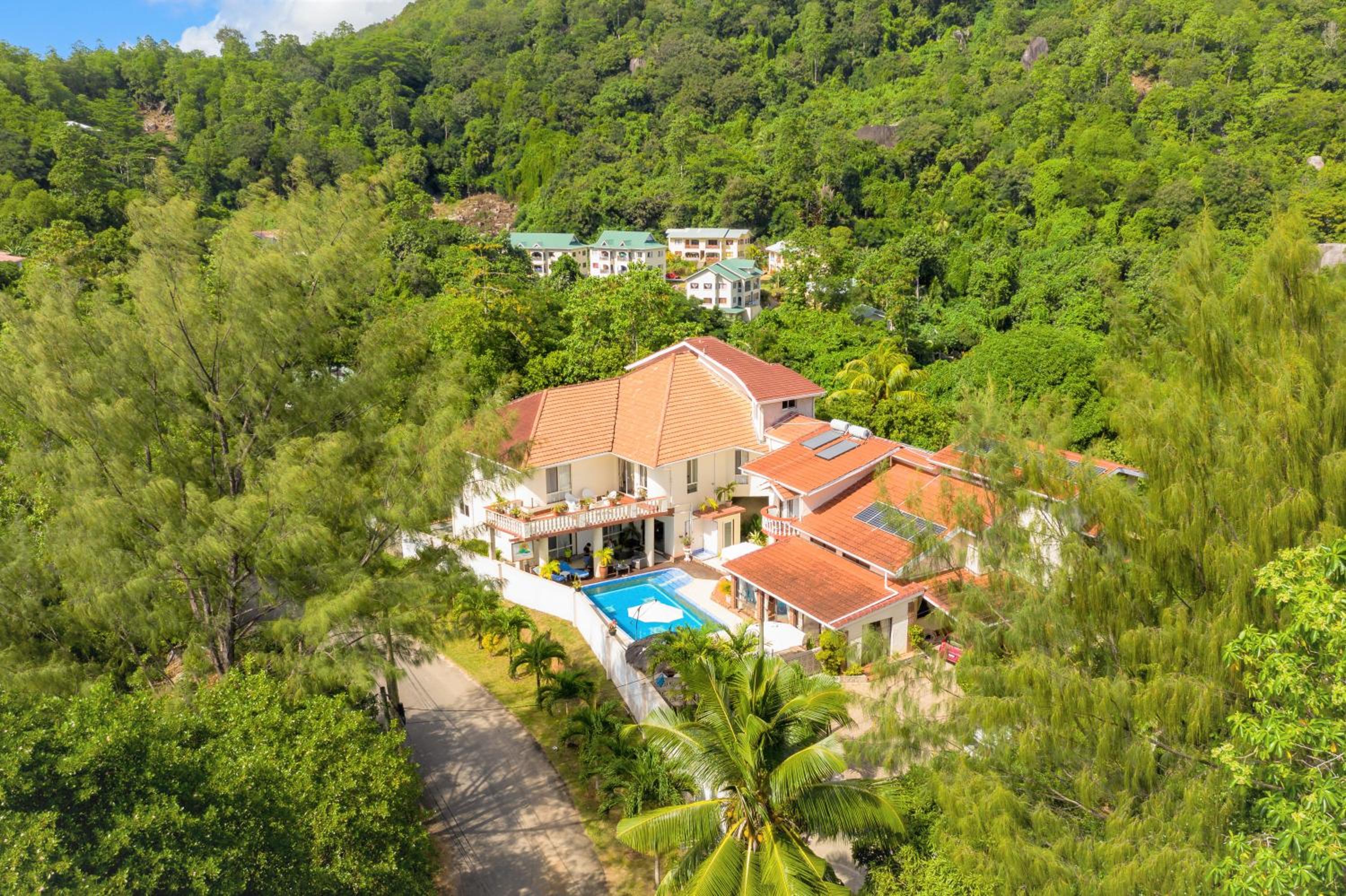 Carana Hilltop Villa 23/33
